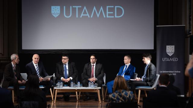 Un momento del debate organizado por UTAMED.