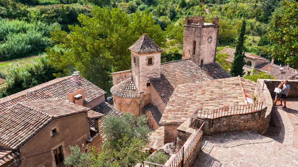 El pueblo medieval más bonito de Barcelona.