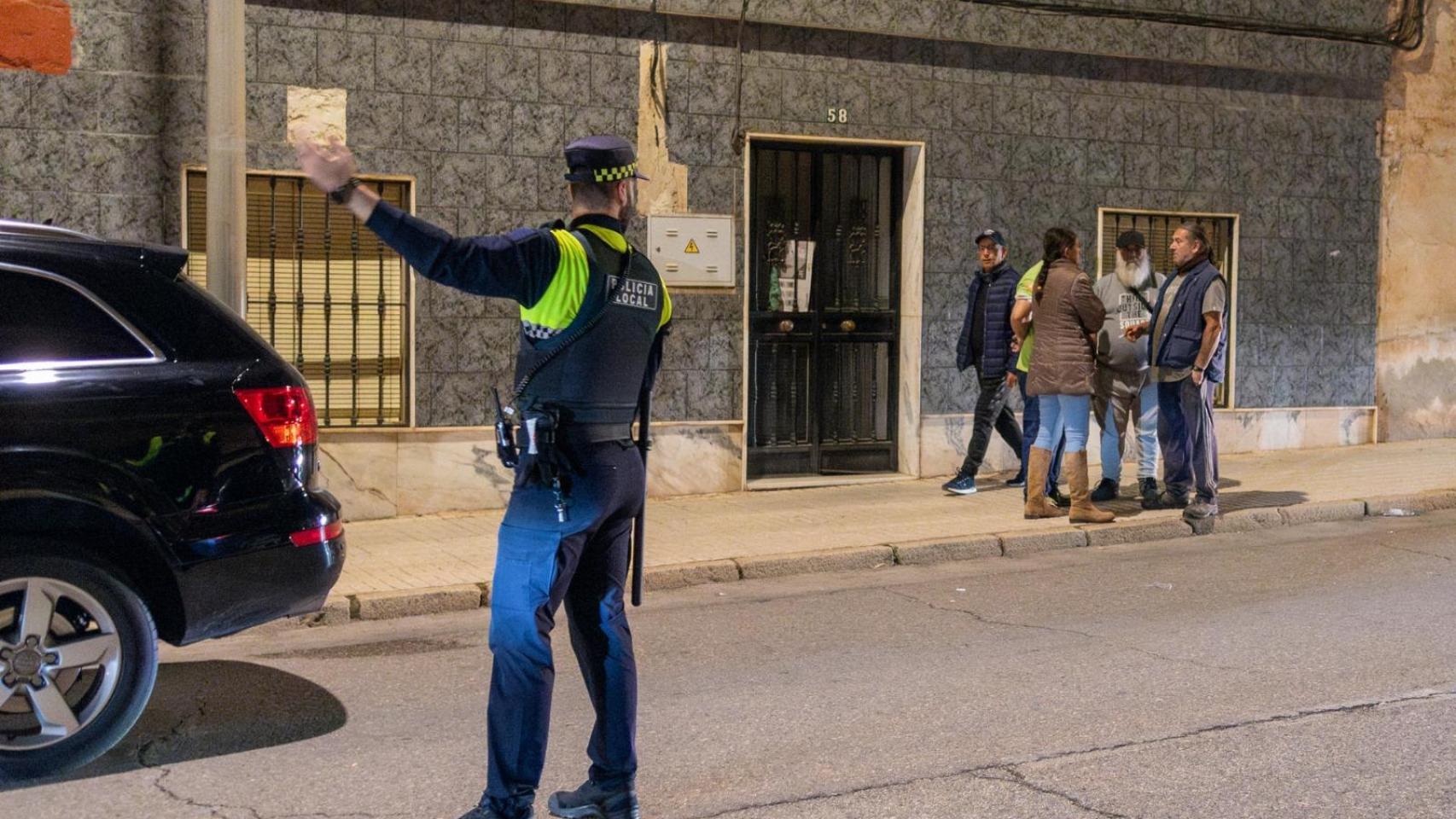 El número 58 de la calle Áurea Galindo de Linares donde 'El Pakillo' apaleó a los hijos mellizos de su pareja, Beatriz.