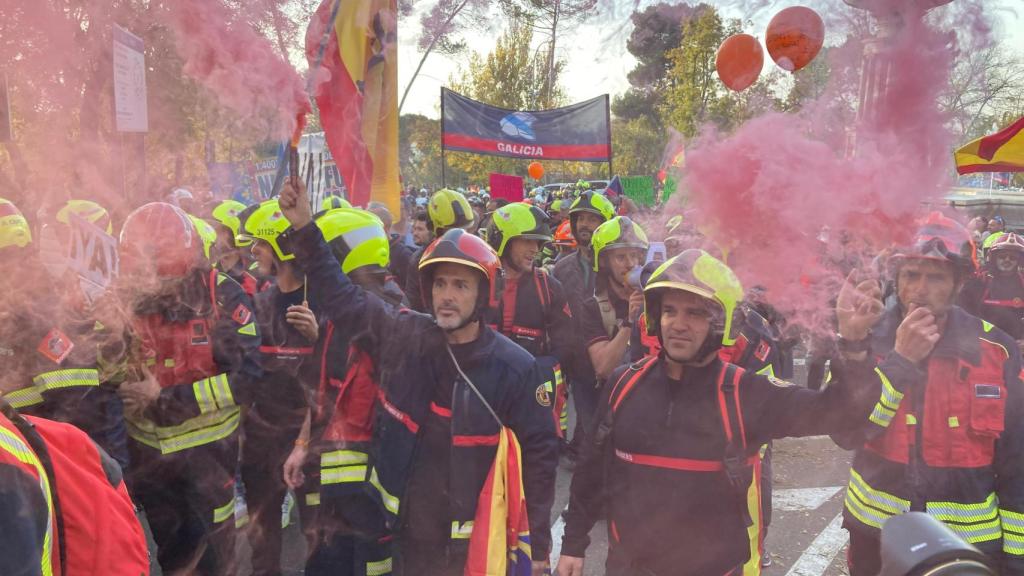 Andrés, Vicente y miles de bomberos claman por la desorganización de su colectivo: Estamos con las manos atadas