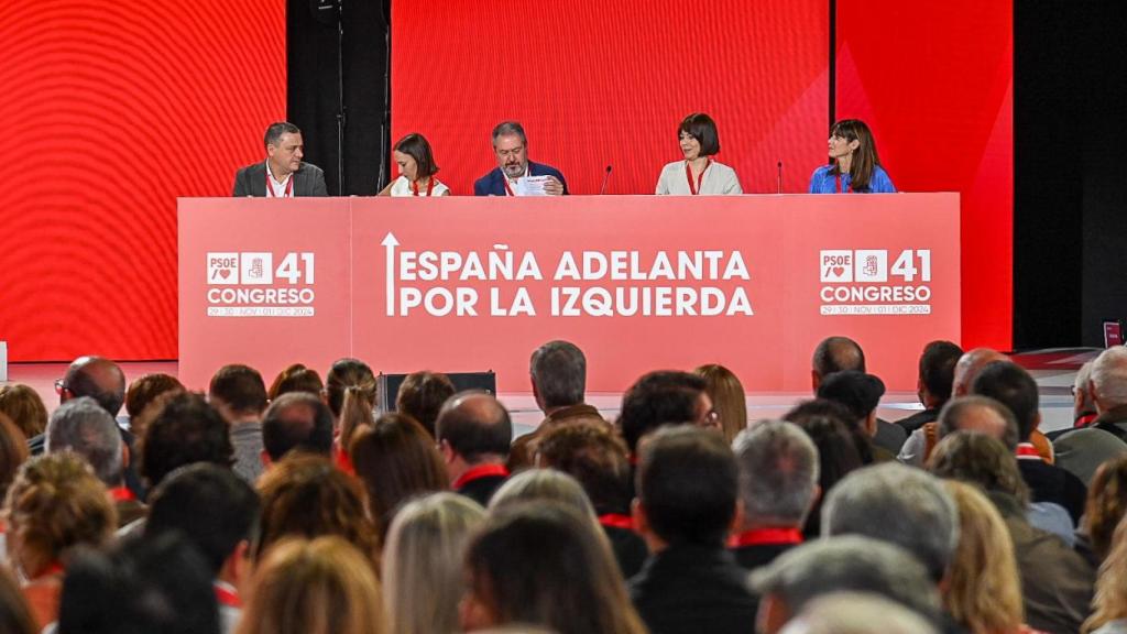 Los socialistas de Huesca han integrado a su secretario provincial, Fernando Sabés, en la mesa del Congreso