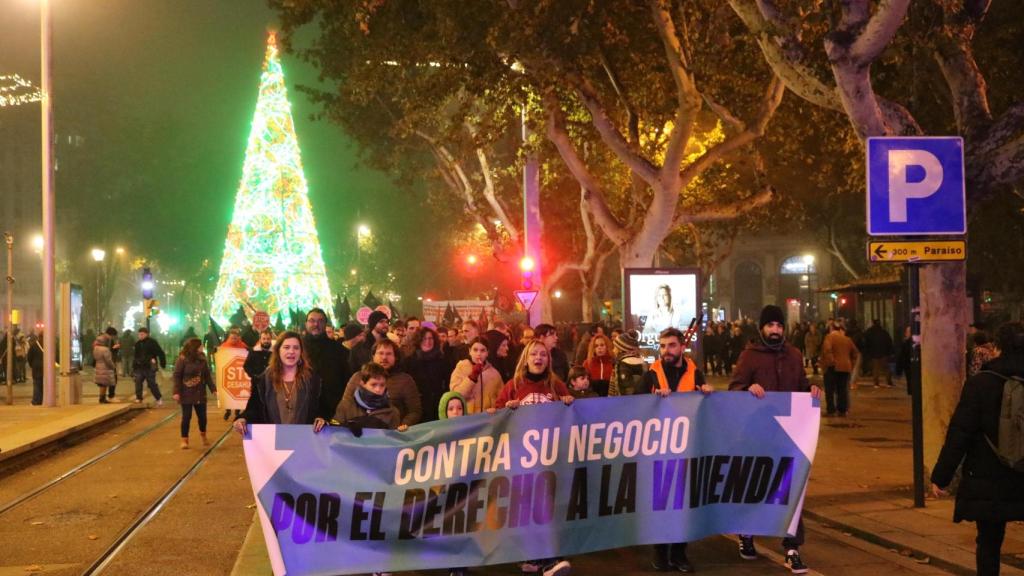 La manifestación por la vivienda ha recorrido las calles del centro de Zaragoza