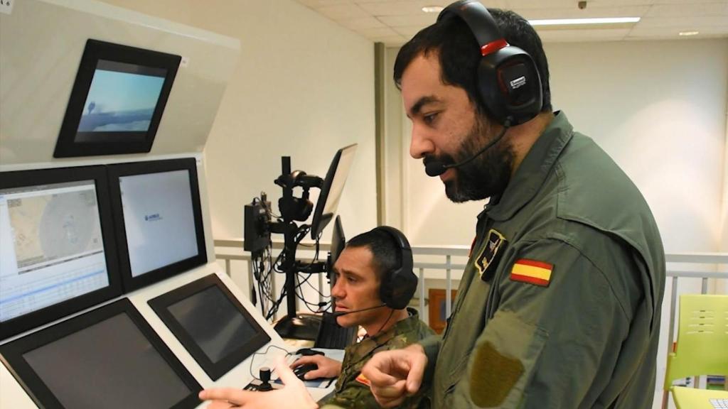 El comandante Sandoval imparte clases en la Escuela de Drones del Ejército del Aire y del Espacio de Matacán