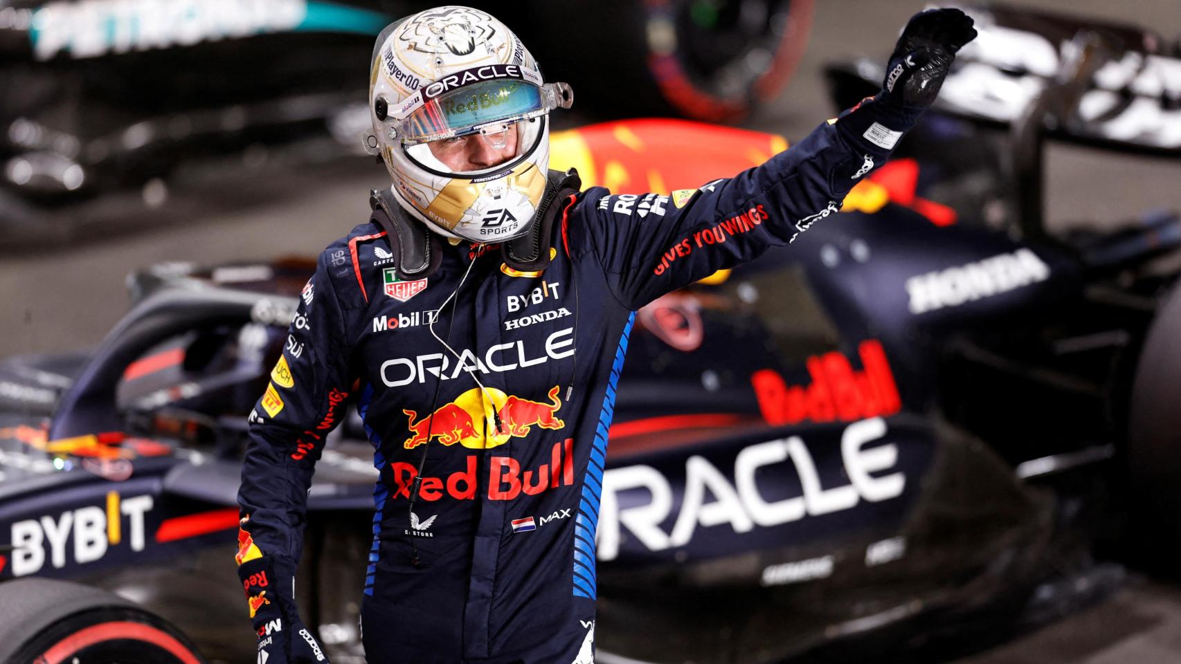 Max Verstappen celebra la pole en el GP de Qatar.