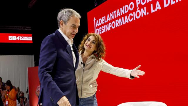 José Luis Rodríguez Zapatero y la vicepresidenta María Jesús Montero, este sábado en Sevilla durante el Congreso Federal del PSOE.