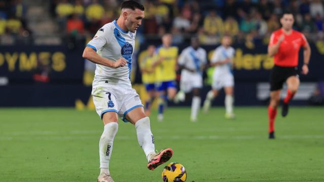 Lucas Pérez logró un espectacular hat trick ante el Cádiz.