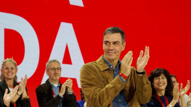 El secretario general del PSOE, Pedro Sánchez, en la inauguración del 41 Congreso Federal del PSOE, con la ministra de Igualdad, Ana Redondo, detrás a su izquierda