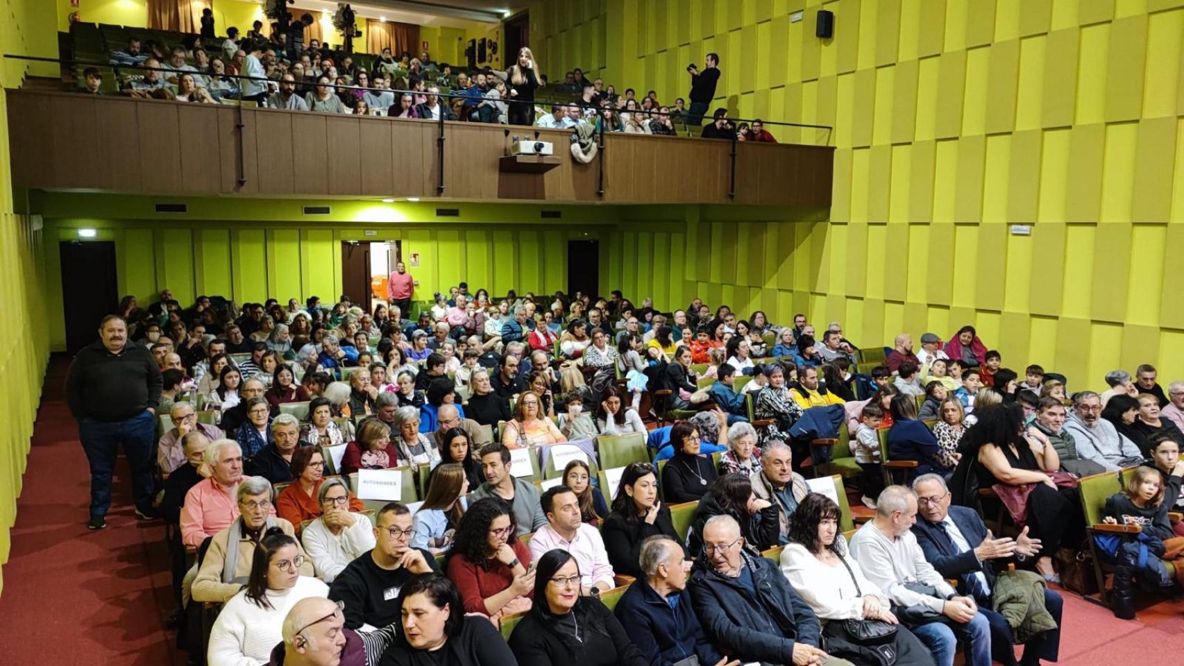 La Gala Mágica Solidaria, en apoyo al mago local Magic Owy en Astorga