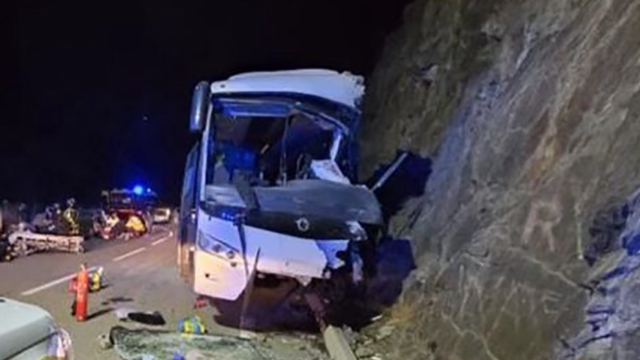 Imagen del autobús accidentado en Porté-Puymorens (Francia).