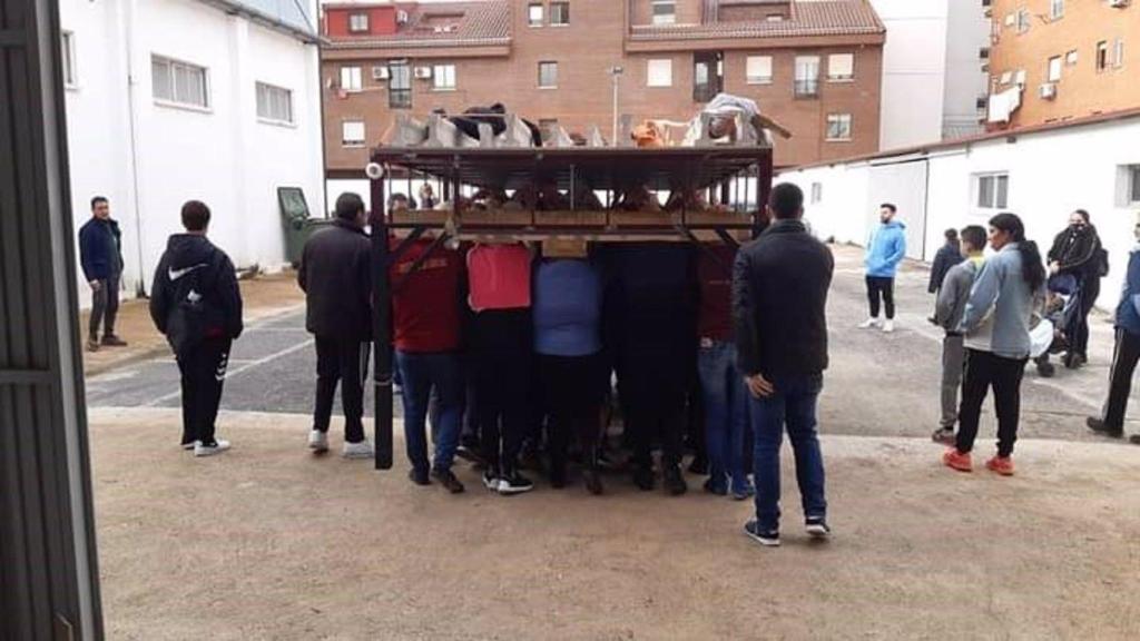 Ensayo de la Hermandad del Cristo de la Caridad de Ciudad Real.