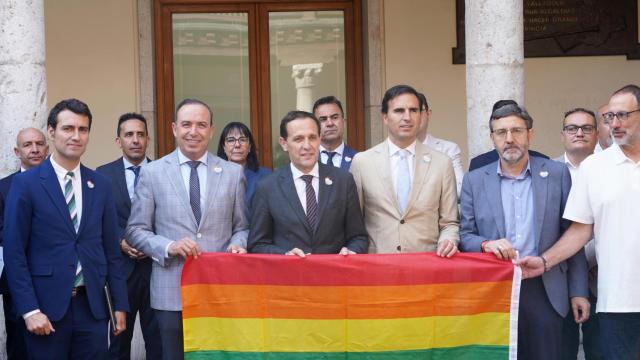 La Diputación de Valladolid celebra el Día del Orgullo LGTBI+