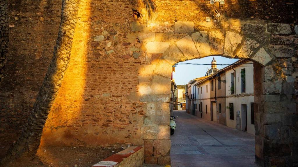 Vista de la Muralla de Mascarell (Castellón). EE