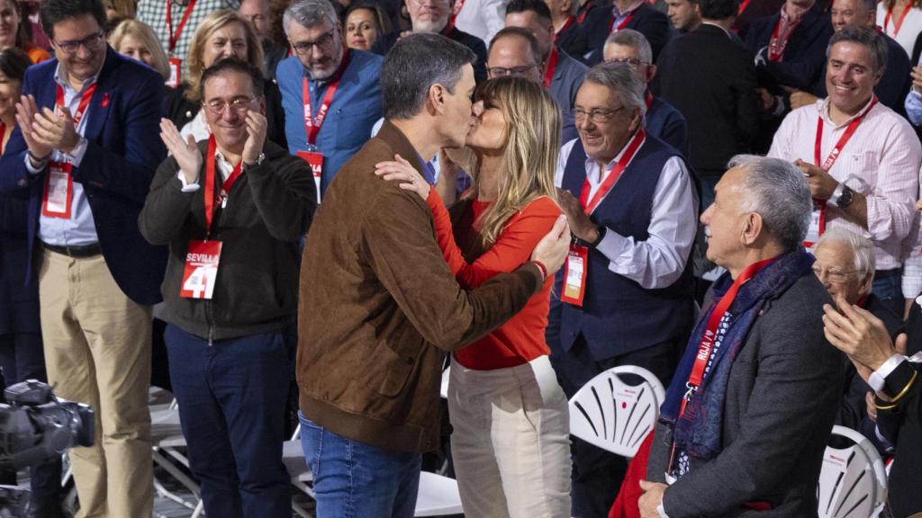 Pedro Sánchez y Begoña en el Congreso federal del PSOE.