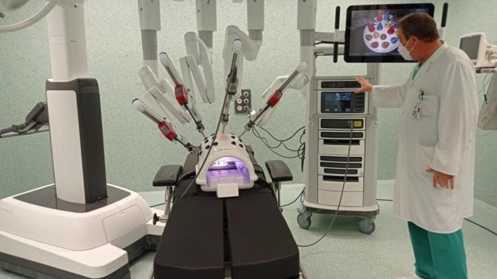 El hospital Miguel Servet de Zaragoza cuenta con un robot Da Vinci desde marzo de 2023