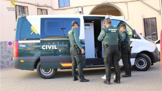 Imagen de la Guardia Civil en el lugar en el que se produjo la detención