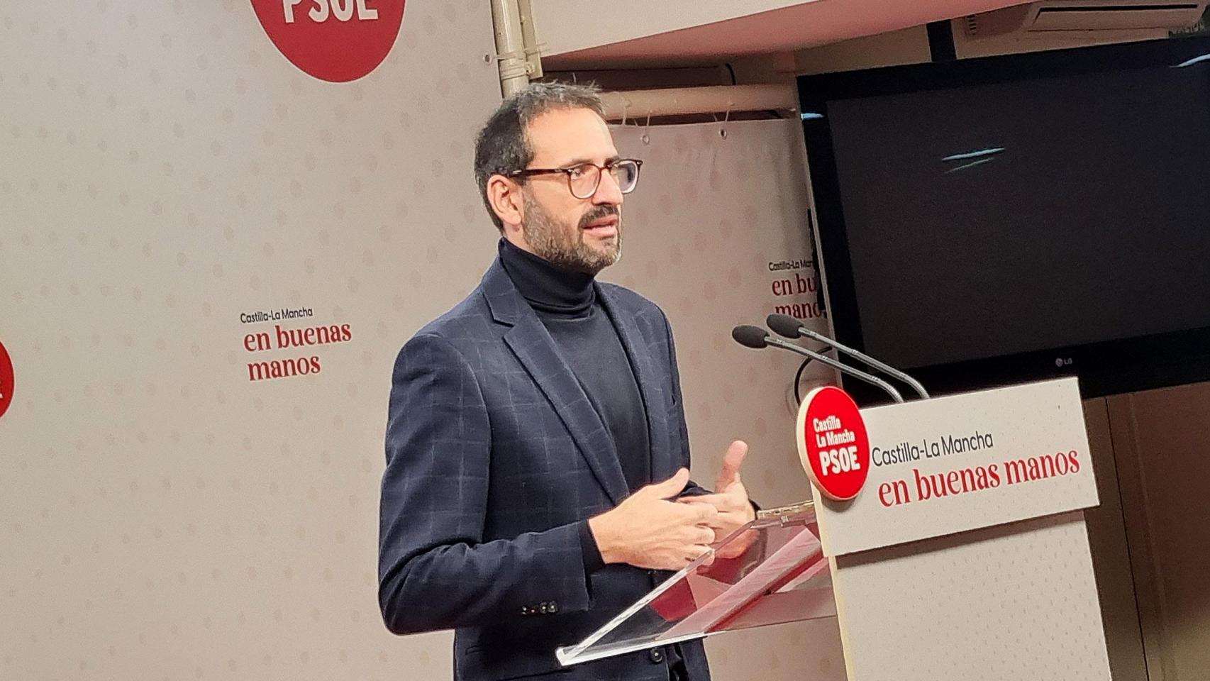 Sergio Gutiérrez, este lunes durante una rueda de prensa ofrecida en la sede del PSOE de Castilla-La Mancha.