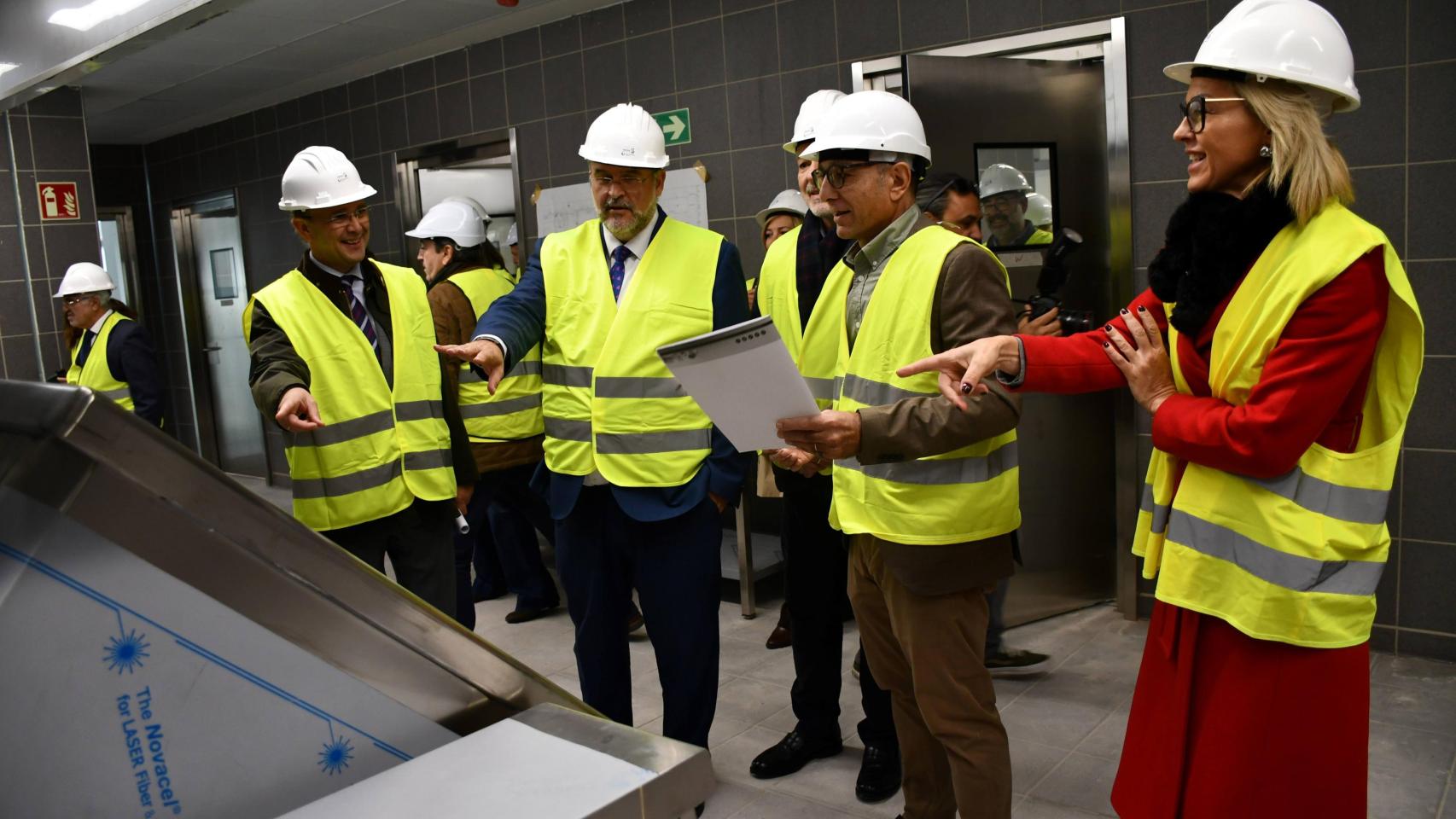 El vicepresidente primero, José Luis Martínez Guijarro, en su visita al nuevo hospital de Cuenca. Foto: JCCM.