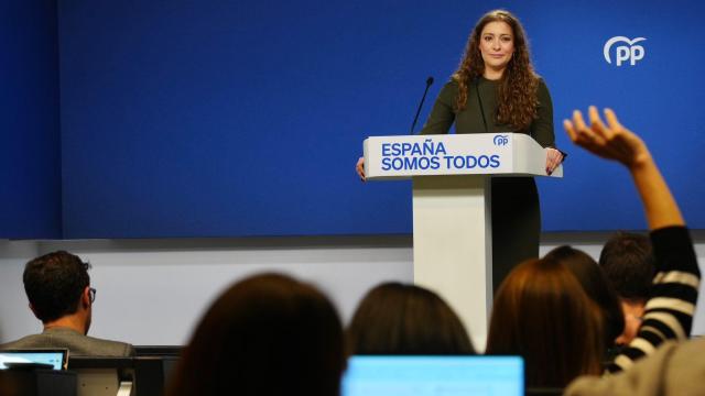 Ester Muñoz, vicesecretaria de Sandad y Educación del PP, este lunes, en rueda de prensa.