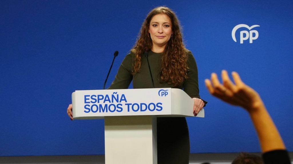 Ester Muñoz, vicesecretaria de Sandad y Educación del PP, este lunes, en rueda de prensa.