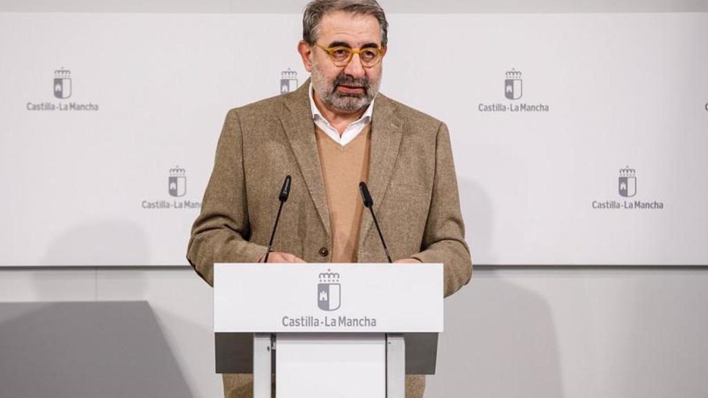 El consejero de Sanidad de Castilla-La Mancha, Jesús Fernández Sanz, en rueda de prensa.