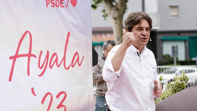 El alcalde de Fuenlabrada, Javier Ayala, interviene en un acto del PSOE en Fuenlabrada, a 22 de mayo de 2023.