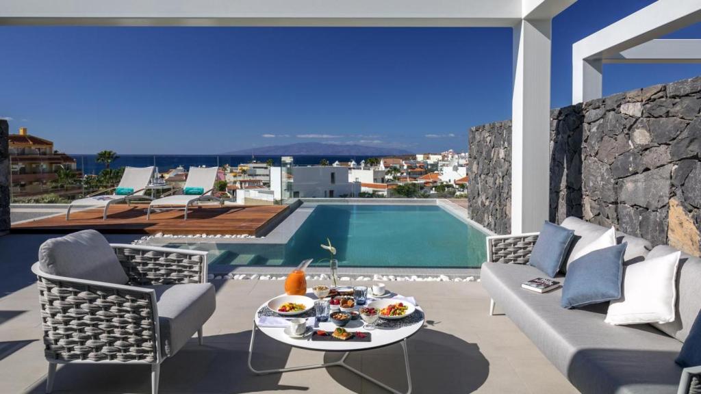 Desayuno con vistas en el Royal Hideaway Corales Suites.