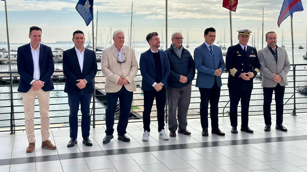 La presentación del Trofeo Armada, a la que ha asistido el alcalde de San Javier, José Miguel Luengo.