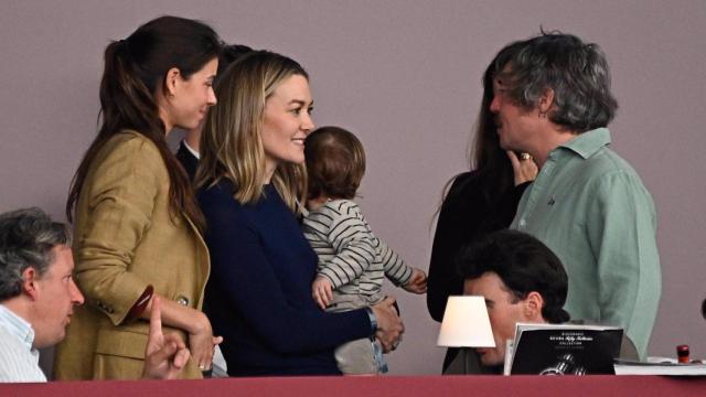 Marta Ortega junto a sus hijos y suegros en la Horse Week Madrid