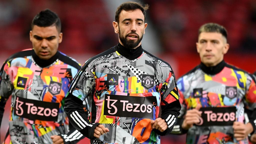 Equipación especial de entrenamiento del Manchester United en años anteriores durante el Rainbow Laces