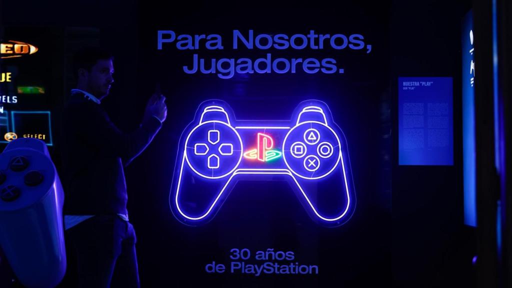 Vista de la exposición temporal 'Para nosotros, jugadores. 30 años de PlayStation', en el Museo del Videojuego de Madrid. Foto: EFE/Borja Sánchez-Trillo