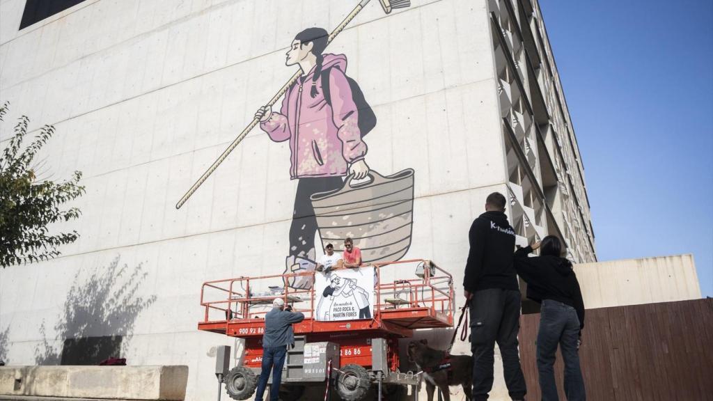 Mural en honor a los voluntarios de los artistas Paco Roca y Martín Forés