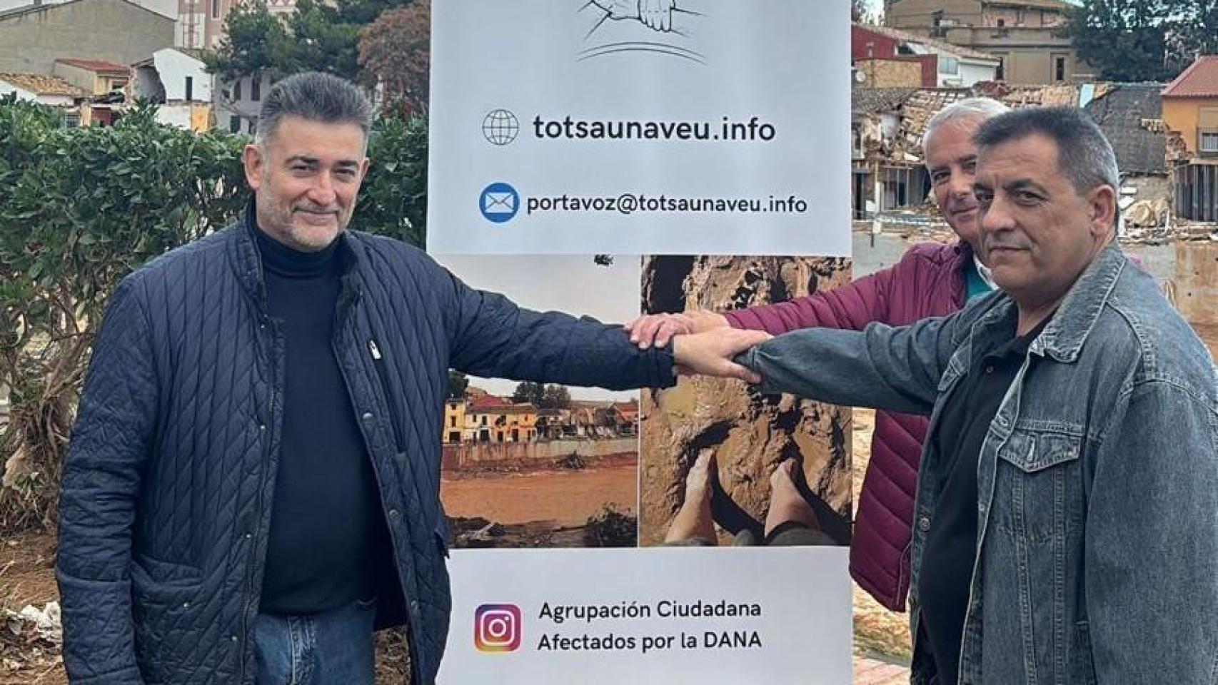 Los vecinos L'Horta Sud presentan la agrupación 'Tots a una veu' este miércoles en Picanya. EE