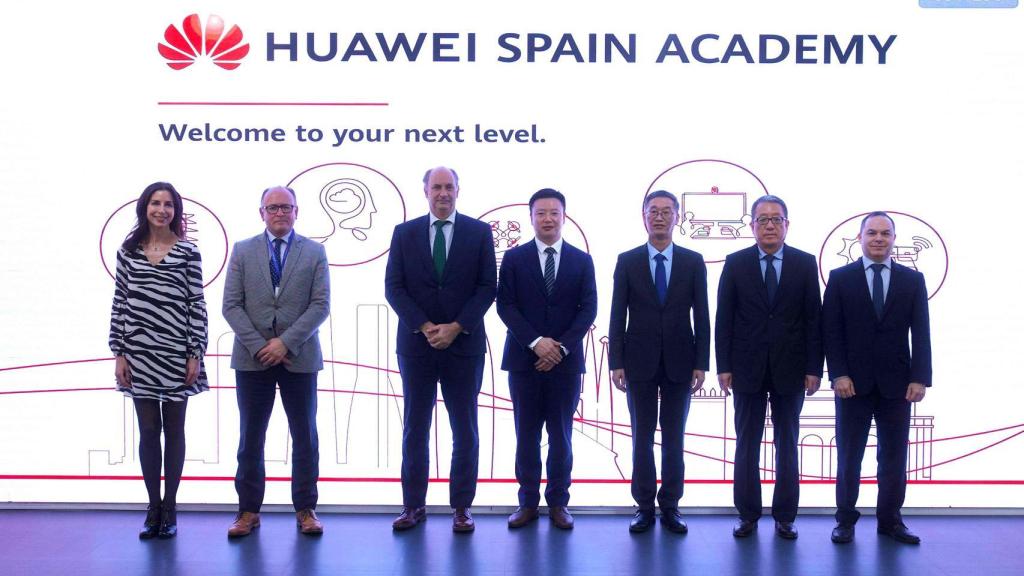 Responsables de la presentación de la Huawei Spain Academy.