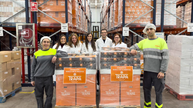 La icónica chocolatera palentina dona más de 8.000 chocolatinas y 3.000 tabletas de turrón al Banco de Alimentos de Valencia