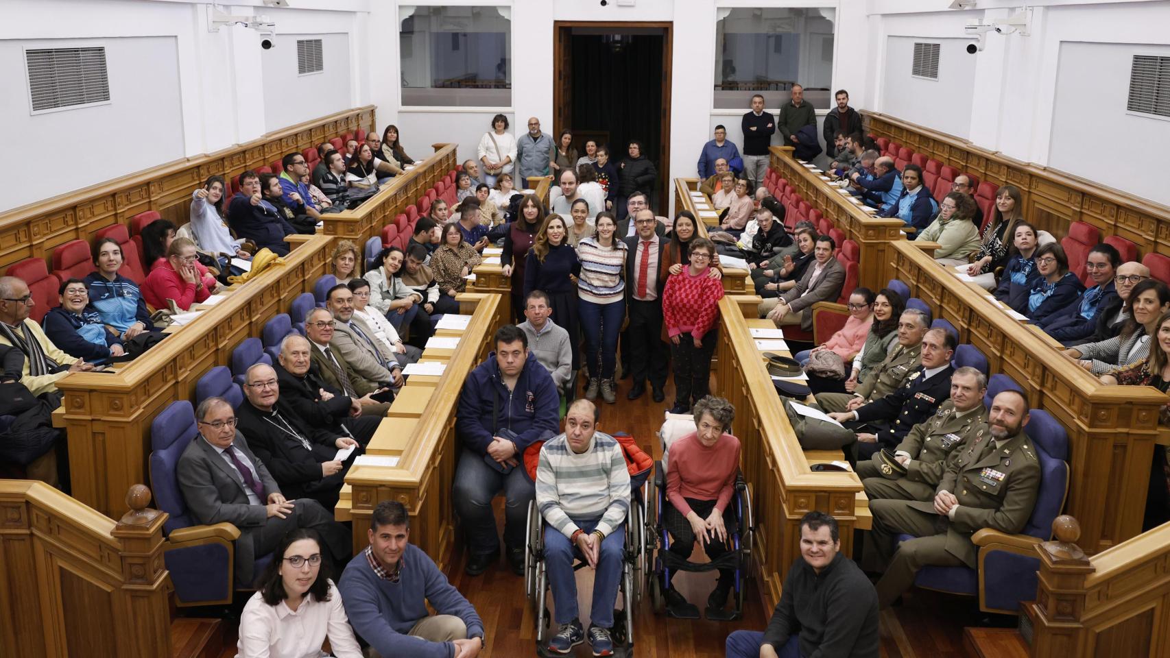 Las personas con discapacidad claman por la igualdad en las Cortes de Castilla-La Mancha: todas las fotos del pleno