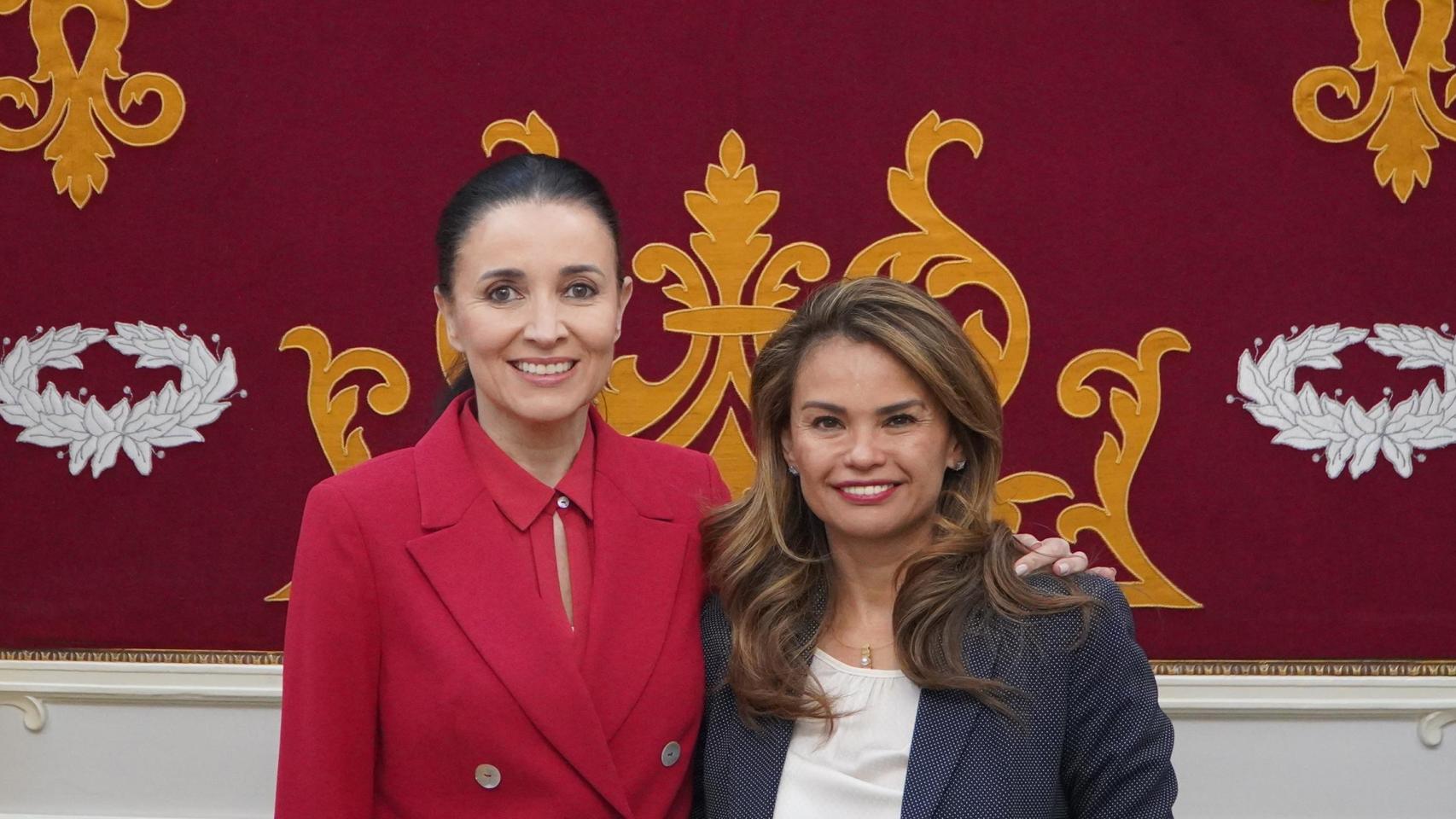 Cruz Sánchez de Lara, vicepresidenta de El Español, junto a Erika Torregrossa Acuña, copresidenta del Consejo.