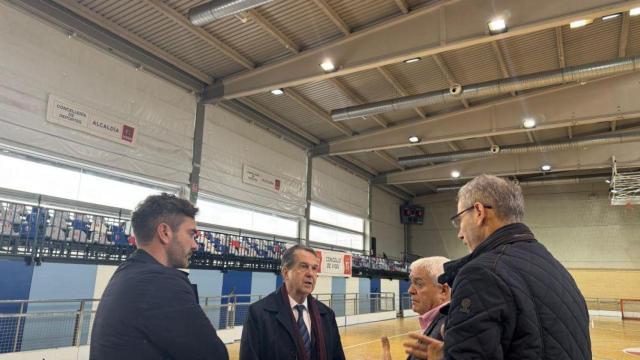 Finaliza la obra de remodelación de la cubierta del pabellón de Bouzas, en Vigo