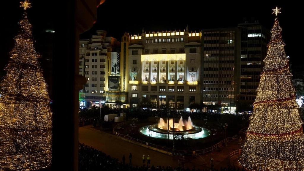 Encendido de la iluminación en Valencia. Eduardo Manzana / Europa Press