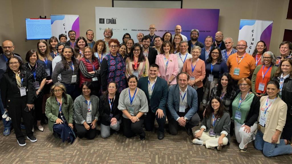 Representantes de las editoriales universitarias iberoamericanas en la firma del Acuerdo de Guadalajara