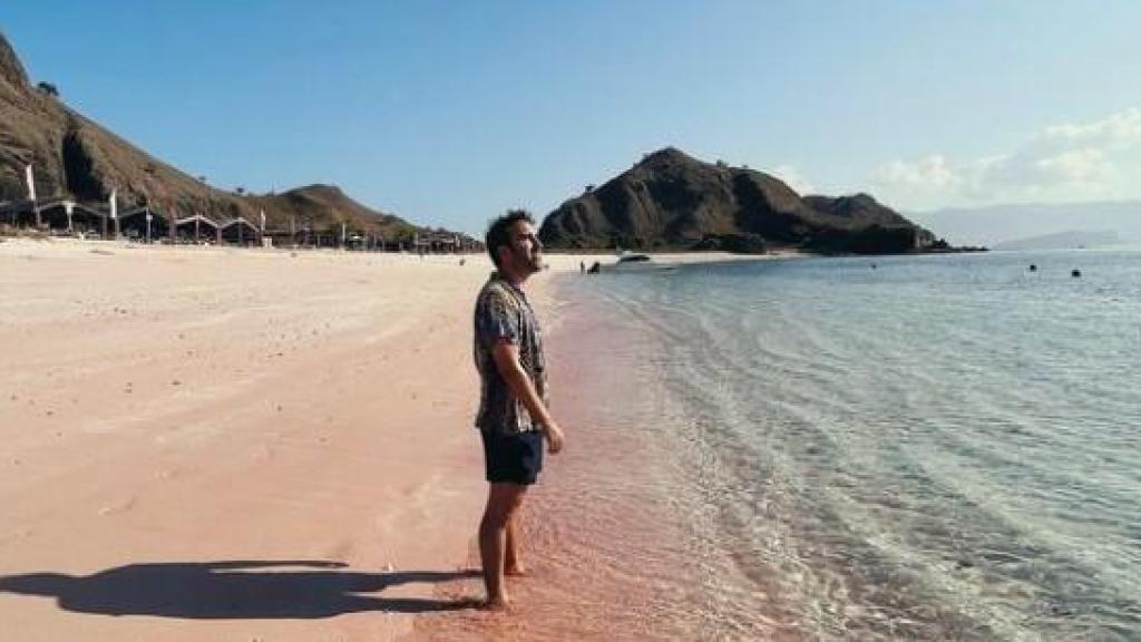 Aitor Albizua en la playa.