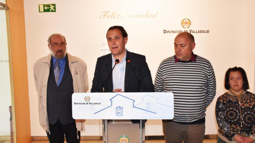 El presidente de la Diputación, Conrado Íscar, en la presentación del belén