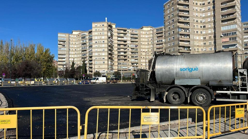 El solar en la calle María Zambrano que contará con 63 aparcamientos nuevos.