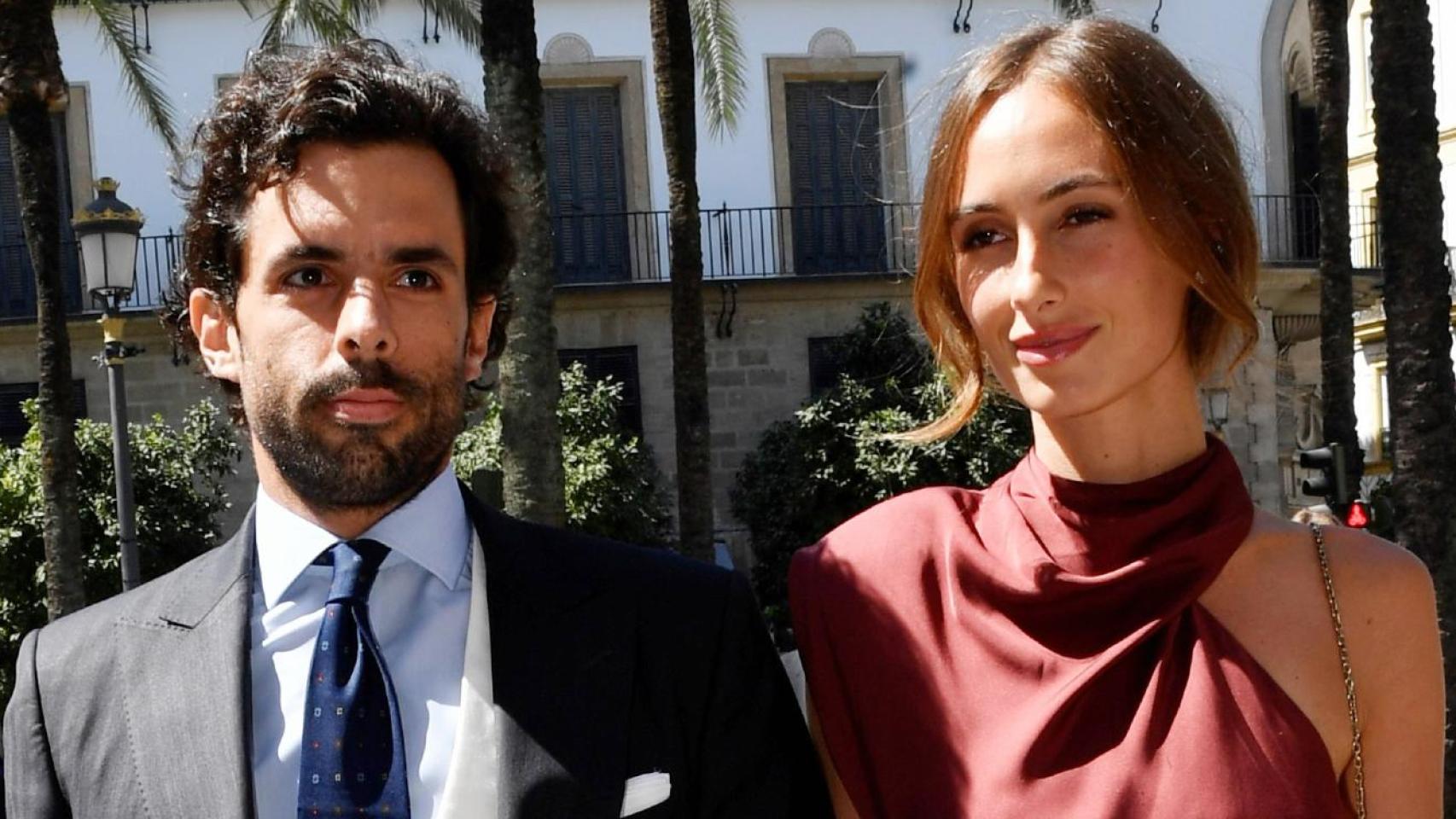 Alonso Aznar y Renata Collado en la boda de Carlos Cortina y Carla Vega Penichet.