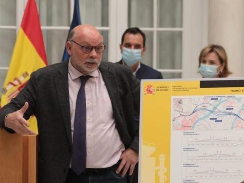 Javier Herrero Lizano, director general de Carreteras durante la etapa de Ábalos en el Ministerio de Transportes, en un acto oficial en Sevilla.