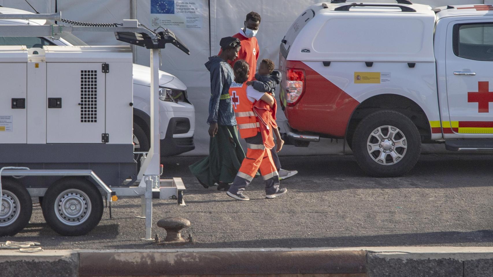 Andalucía, abierta a recibir menores migrantes de Canarias si el Gobierno central pone fondos para compensar el gasto