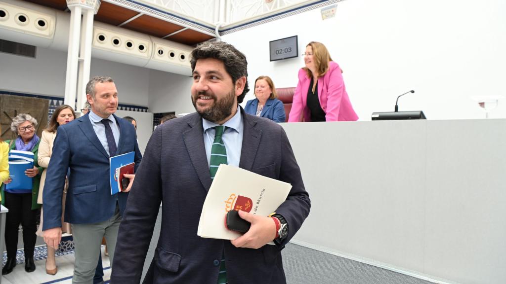 Una foto de archivo del presidente de la Región de Murcia, Fernando López Miras, llegando a la Asamblea Regional.