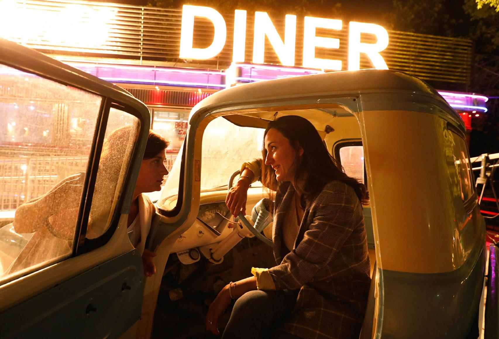 Tamara Istambul y Cristina Porta en el Autocine Madrid.