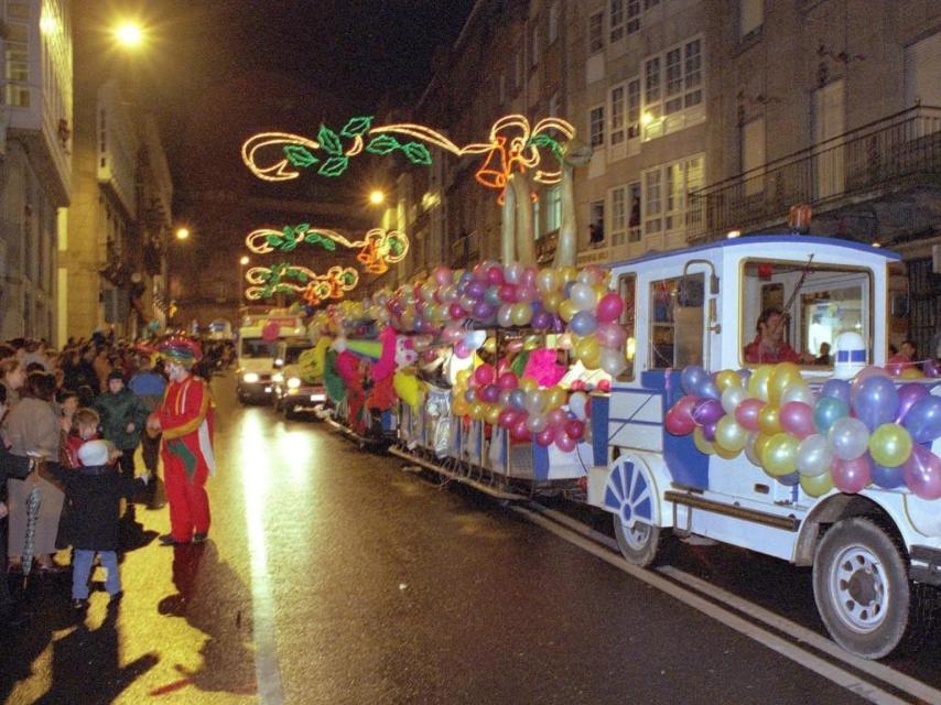 La cabalgata a su paso por Compostela.