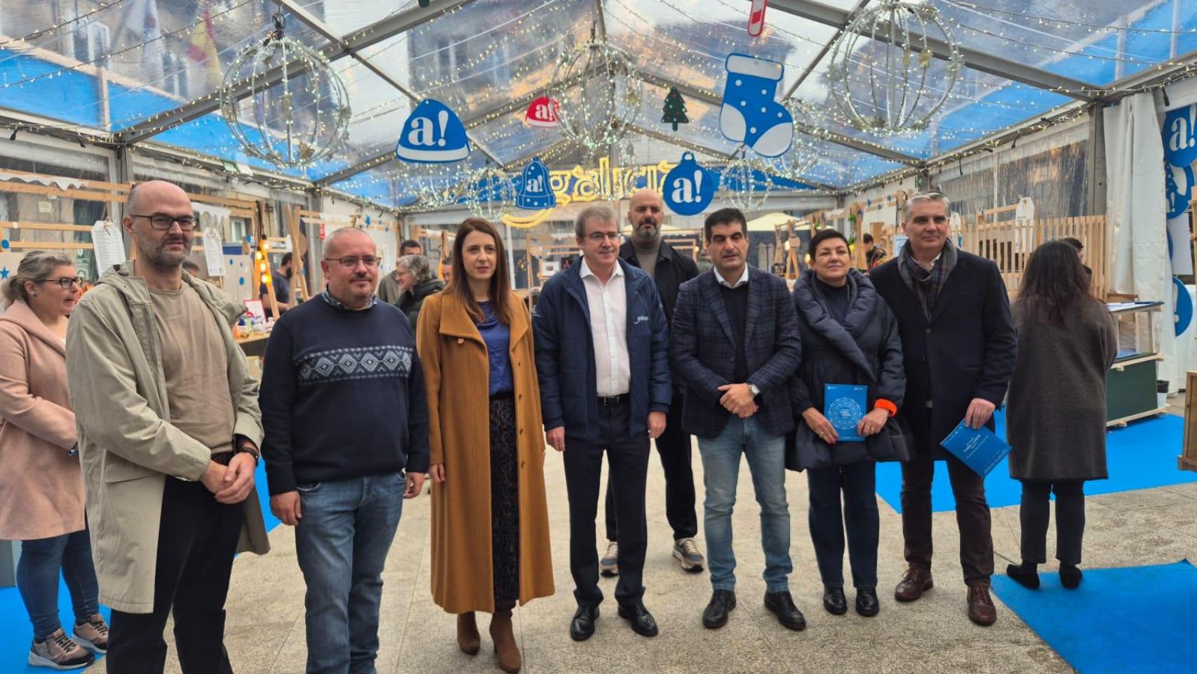 Inauguración del mercado navideño de artesanía alimentaria de Ribadavia.