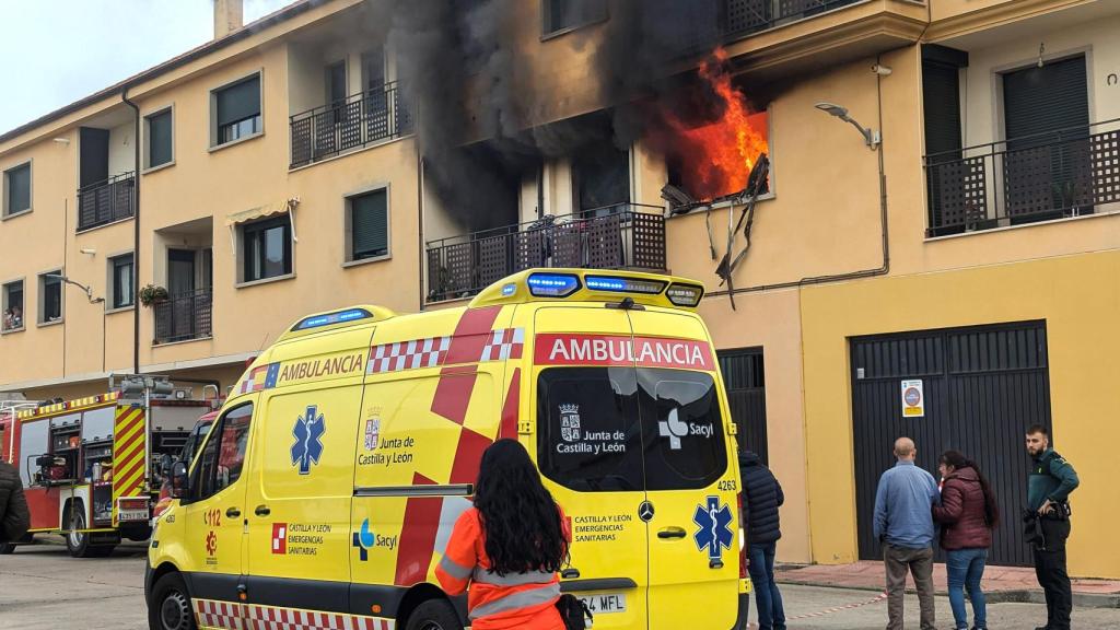 Incendio en un bloque de viviendas en Ciudad Rodrigo (Salamanca)